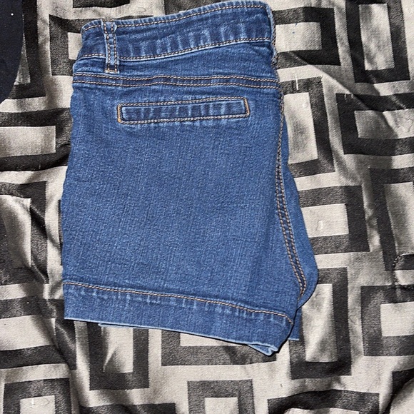 Blue spice size 9 Jean shorts - Picture 5 of 6